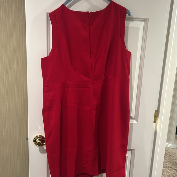 ELOQUII red sheeth in poly / rayon great condition , fully lined - Picture 4 of 7